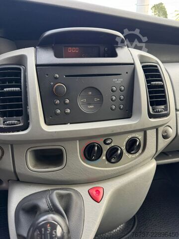 Teslimat kamyoneti çift kabin Opel Vivaro **5 SEATS-BELGIAN ORIGINE**