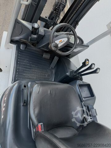 Chariot élévateur STILL RX70-25T