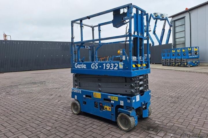 Scissor lift Genie GS1932 E-Drive Several In Stock, 8m Working Height
