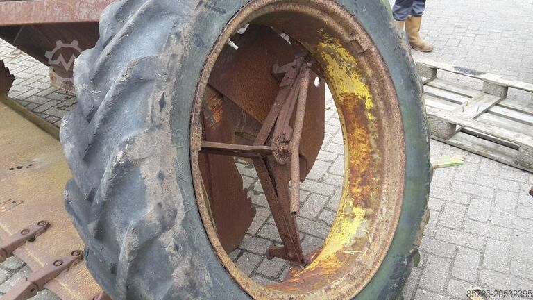 Wiel met band Goodyear 