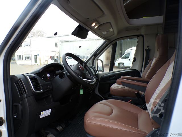 Halvintegreret autocamper BÜRSTNER Lyseo TD 684 G Harmony Line, SAT/TV, Markise