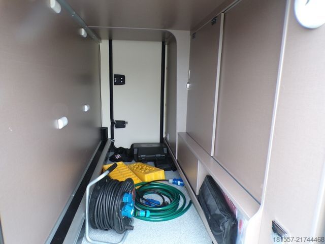Halvintegreret autocamper BÜRSTNER Lyseo TD 684 G Harmony Line, SAT/TV, Markise