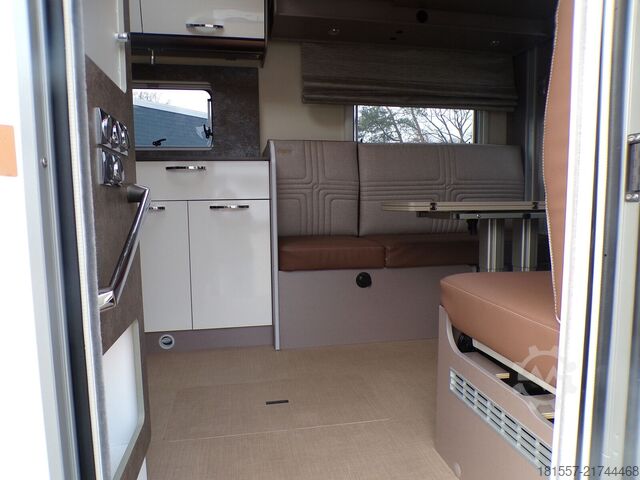 Halvintegreret autocamper BÜRSTNER Lyseo TD 684 G Harmony Line, SAT/TV, Markise