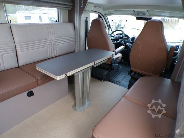 Halvintegreret autocamper BÜRSTNER Lyseo TD 684 G Harmony Line, SAT/TV, Markise