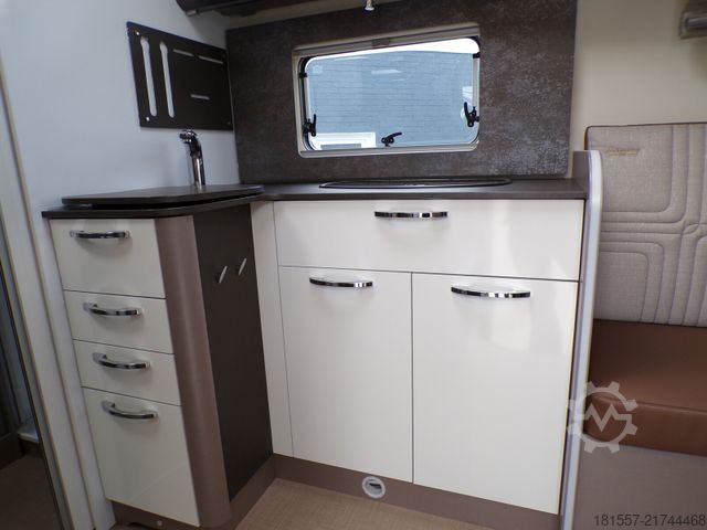 Halvintegreret autocamper BÜRSTNER Lyseo TD 684 G Harmony Line, SAT/TV, Markise