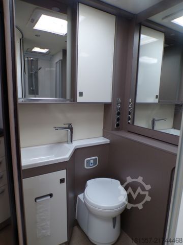 Halvintegreret autocamper BÜRSTNER Lyseo TD 684 G Harmony Line, SAT/TV, Markise