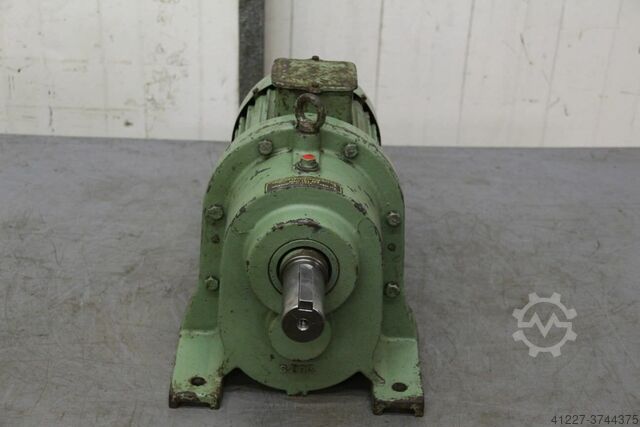 Gear motor 0.8 kW 63 rpm VEM Z3KR90,1/4