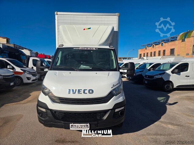 Furgão de painéis IVECO DAILY 60-15 FURGONE 4,90 (2018)