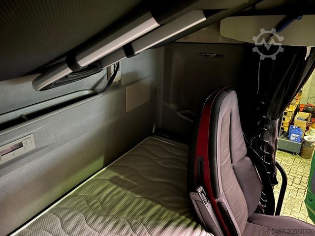 Nehéz tehergépjármű VOLVO FH 500 3 Achser 6x2  25 stück Vorhanden GGVS