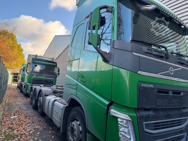 Nehéz tehergépjármű VOLVO FH 500 3 Achser 6x2  25 stück Vorhanden GGVS
