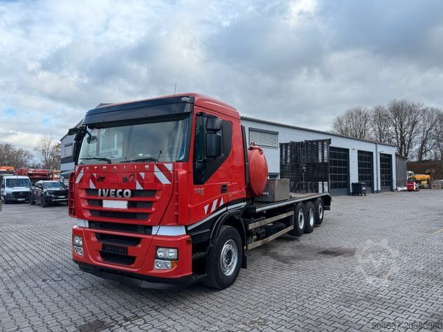 Autószállító teherautó IVECO AS320S50 Baumaschinentransporter hydr. Rampe
