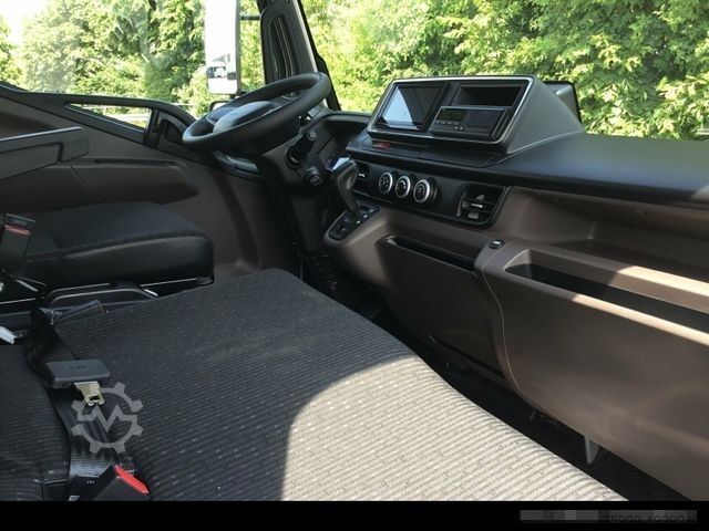 Όχημα μεταφοράς ποτών FUSO eCanter 9C18e EWERS Getränkekoffer Schwenkwand