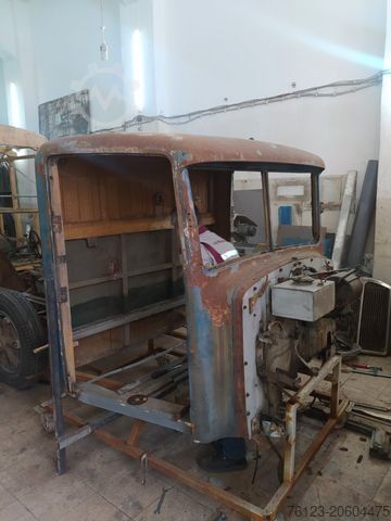 Minibus  Berna Adler mit Frech Hoch Sissach Aufbau Cabrio