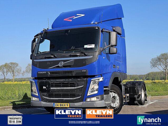 Standard-SZM VOLVO FM 330 SLEEPERCAB NL-TRUCK