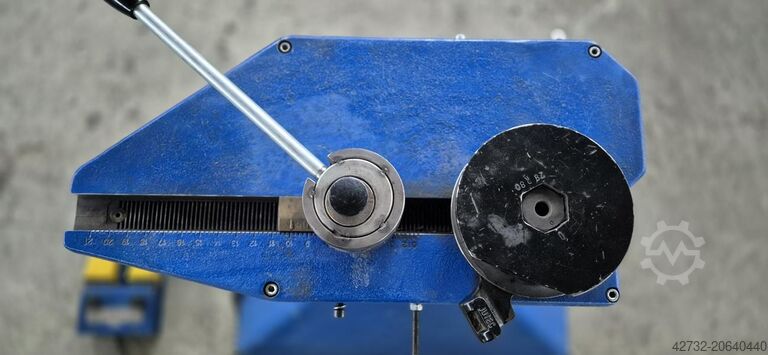 Máquina curvadora JUTEC 6000D