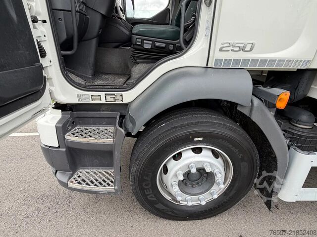 Telone scorrevole Volvo FL FL250.18 Schuifzeil Bakwagen met Laadklep