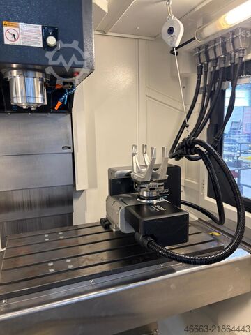 Universal-Bearbeitungszentrum + 5. Achse Posmill C 800 Kompakt
