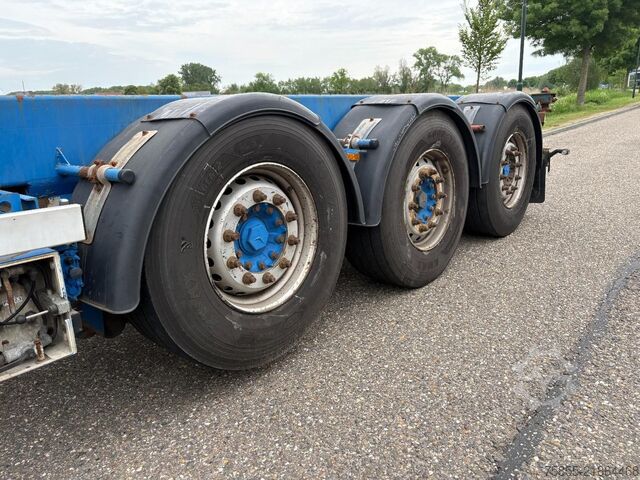 Transport af containere Renders EURO 800 Multichassis / Mercees Axles / Liftaxl...