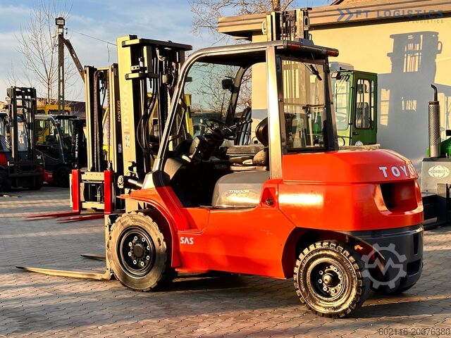 Gaffeltruck Toyota 42-4FD40 / DIESEL / 4500KG / DUPLEX / FO