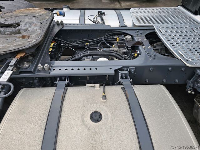 Standard SZM DAF XF 530 *TOP*ACC*2X TANK*STANDKLIMA *RETARDER *