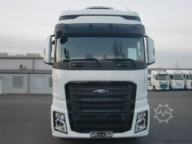 Standard tractor unit Ford F-Max 500 Intarder ACC Navi