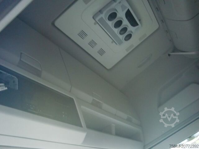 Standard tractor unit Ford F-Max 500 Intarder ACC Navi