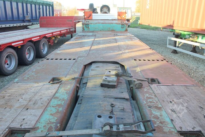 Semiremorcă cu platformă joasă pentru transportul utilajelor de construcţii De angelis carrellone allungabile eccezionale usato