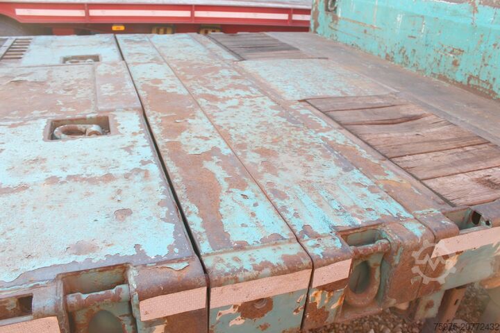 Semiremorcă cu platformă joasă pentru transportul utilajelor de construcţii De angelis carrellone allungabile eccezionale usato