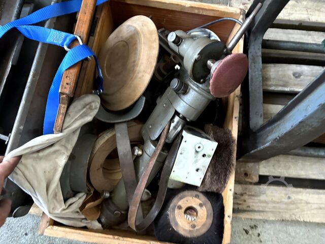 Schoenmakerij poetsmachine Ausputzmaschine 