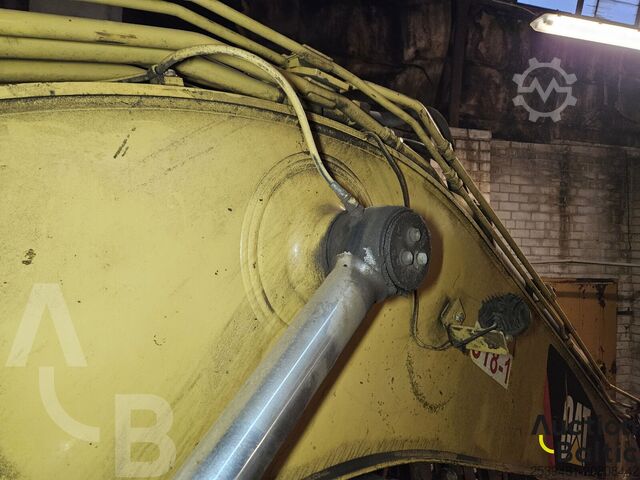 Lánctalpas kotrógép Caterpillar 318 E L