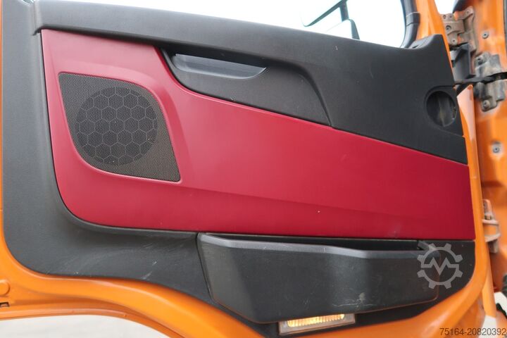 Tre-sidet tipbil Volvo FMX 460 8x4 Bordmatik