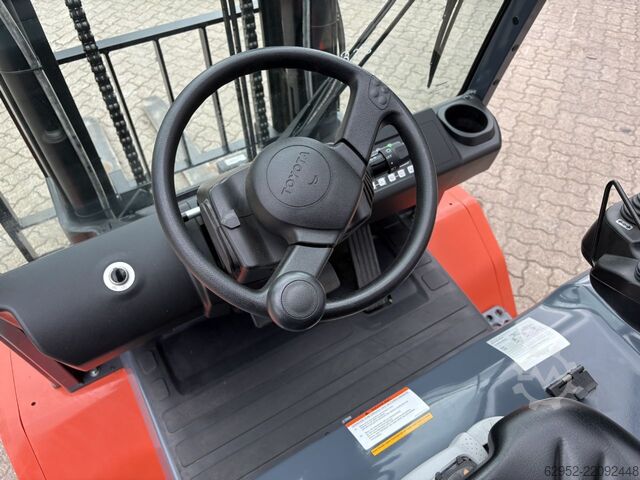 Elektrische vorkheftruck met 4 wielen Toyota 8 FBMT 50, 280h!
