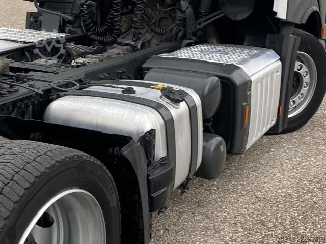 Τυπική μονάδα τράκτορα  Actros 1848 LS nRL Low Liner