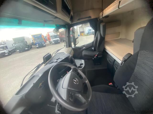 Τυπική μονάδα τράκτορα  Actros 1845 LS nRL Low Liner