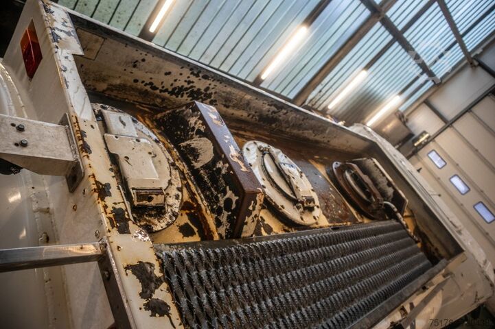 Tankwagen RENAULT 180 DCI+5500L/3COMP LAMES