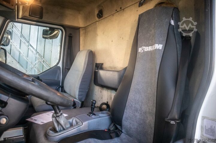 Tankwagen RENAULT 180 DCI+5500L/3COMP LAMES