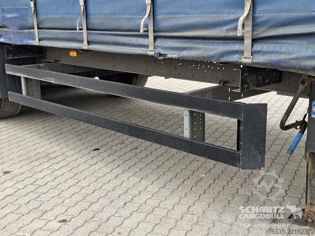 Nyitott ponyvás félpótkocsi Schmitz Cargobull Curtainsider Mega