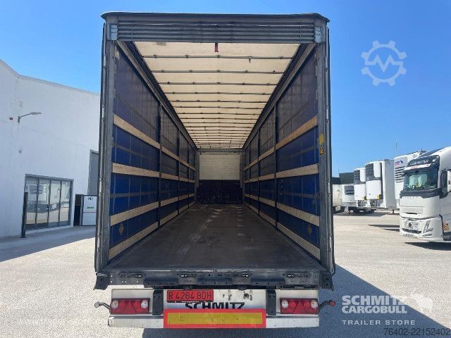Open semitrailer with tarp Schmitz Cargobull Semitrailer Curtainsider Mega
