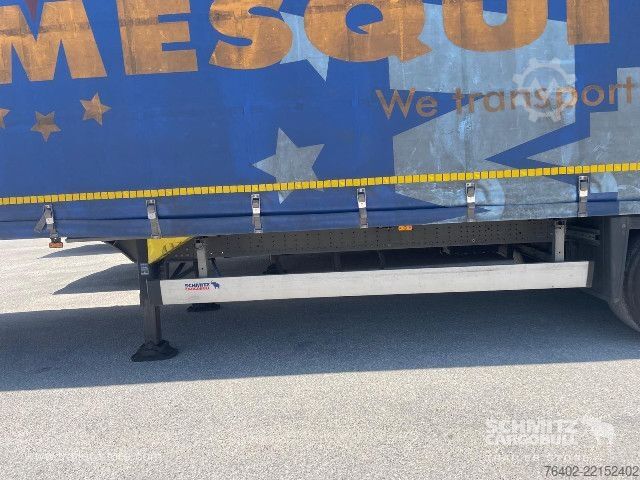 Open semitrailer with tarp Schmitz Cargobull Semitrailer Curtainsider Mega