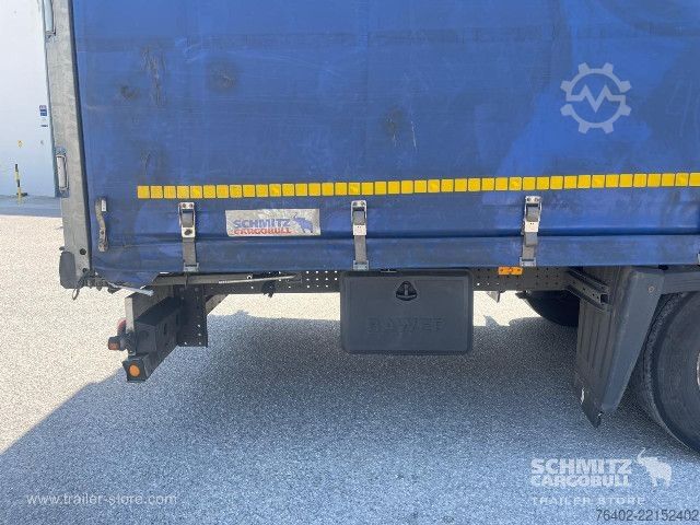 Open semitrailer with tarp Schmitz Cargobull Semitrailer Curtainsider Mega