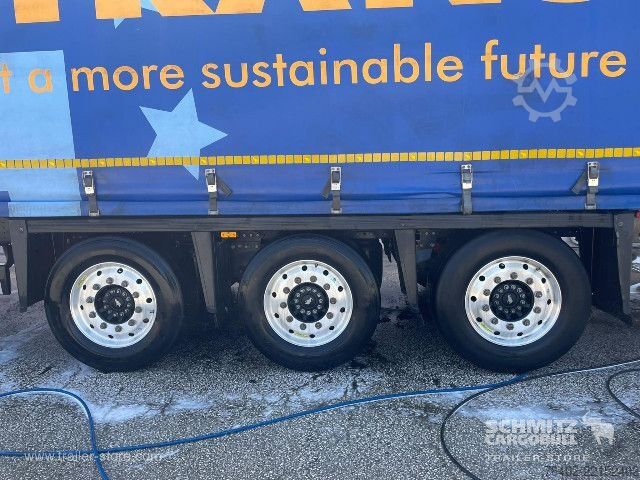 Open semitrailer with tarp Schmitz Cargobull Semitrailer Curtainsider Mega