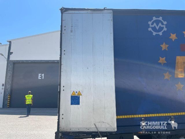 Open semitrailer with tarp Schmitz Cargobull Semitrailer Curtainsider Mega