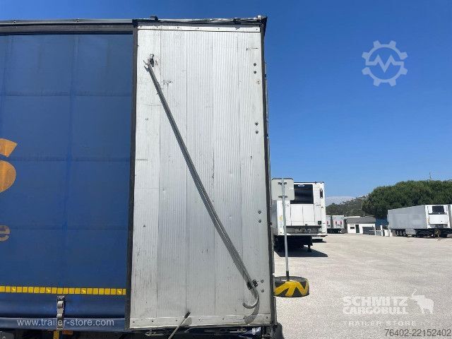 Open semitrailer with tarp Schmitz Cargobull Semitrailer Curtainsider Mega