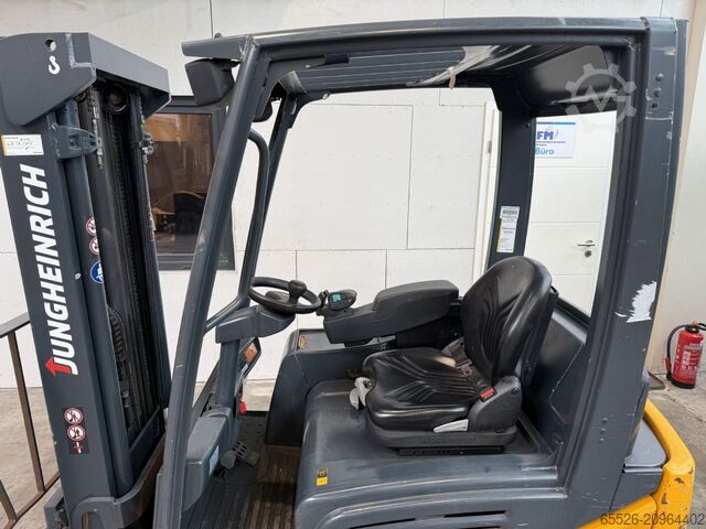 Carrello elevatore elettrico a 3 ruote Jungheinrich EFG 220 / 4298 Std. / AKKU 2018