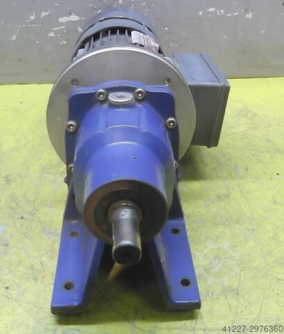 Dişli motor 0.37 kW 107 rpm Motovario TRC/2