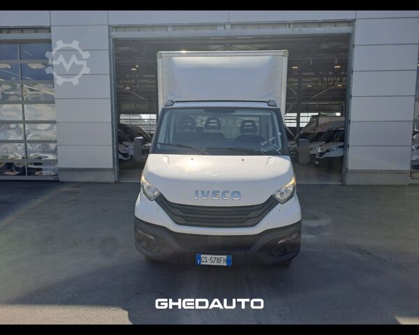 Minibus IVECO 35C14H BOX