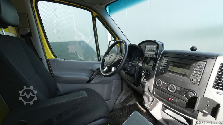 Araba taşıyıcı panelvan Mercedes-Benz SPRINTER 519CDI Ambulance