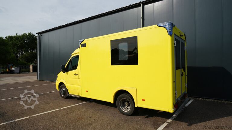 Araba taşıyıcı panelvan Mercedes-Benz SPRINTER 519CDI Ambulance