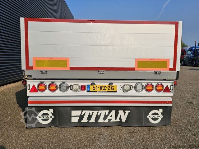 Plateau de chargement Fynkar K324T / 3 AXLE / TWIST-LOCKS / 2 X LIFT AXLE
