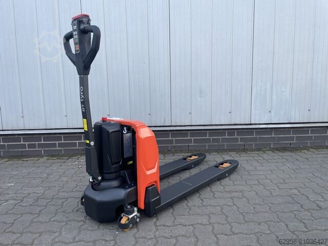 Ručni paletni viljuškar Toyota Tyro LHE150 | FABRIKNEU 2025